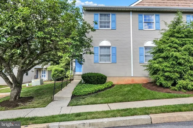 606 Maplewood Ave, MOHNTON